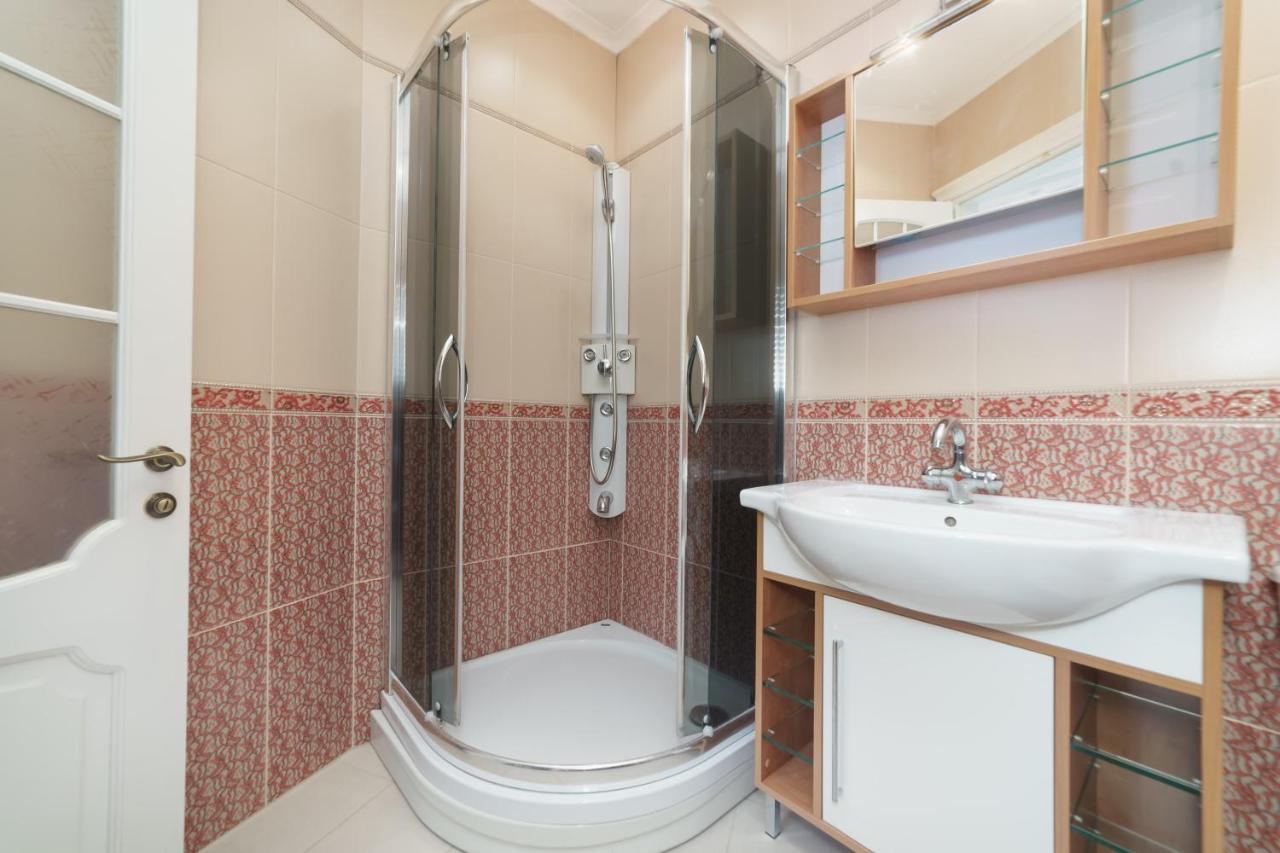 Katerynyska 2 Level Apartment With Sauna Odesa Exterior photo
