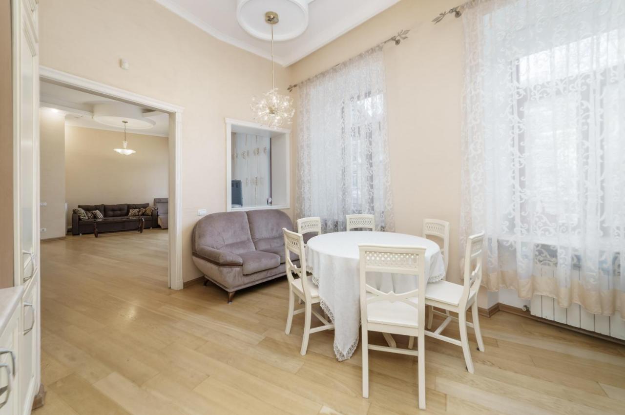 Katerynyska 2 Level Apartment With Sauna Odesa Exterior photo