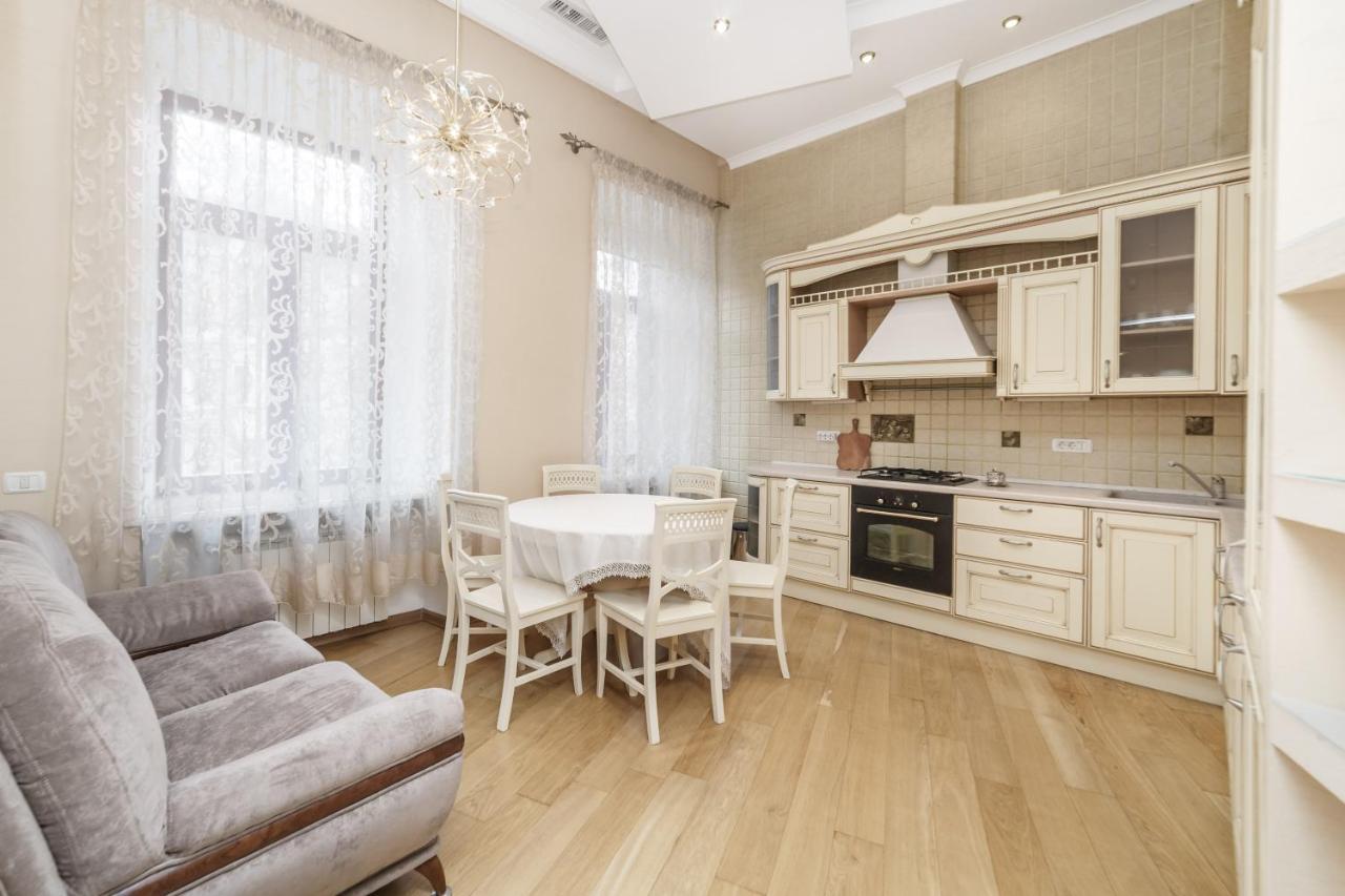 Katerynyska 2 Level Apartment With Sauna Odesa Exterior photo