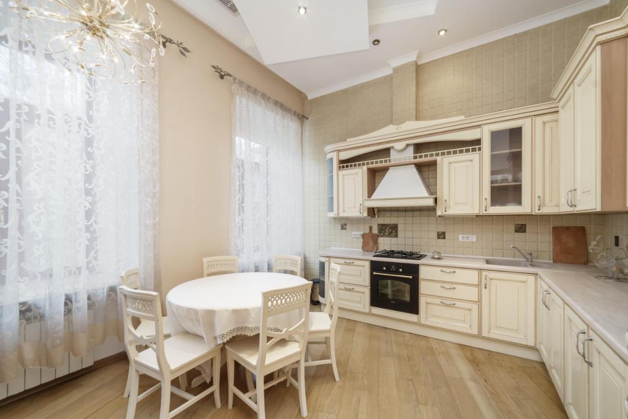 Katerynyska 2 Level Apartment With Sauna Odesa Exterior photo